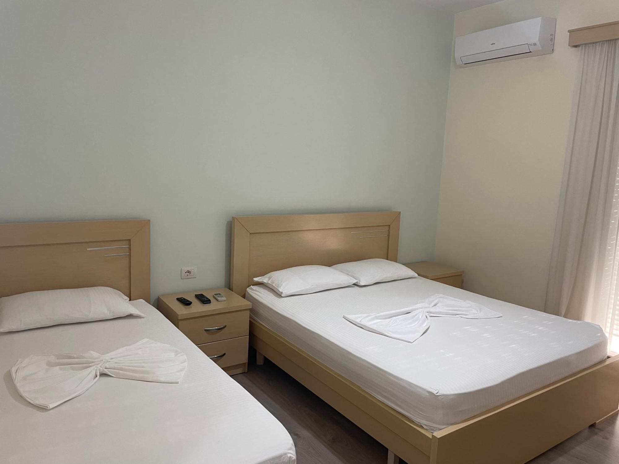 Rent Rooms Kapri Pogradec Exterior photo