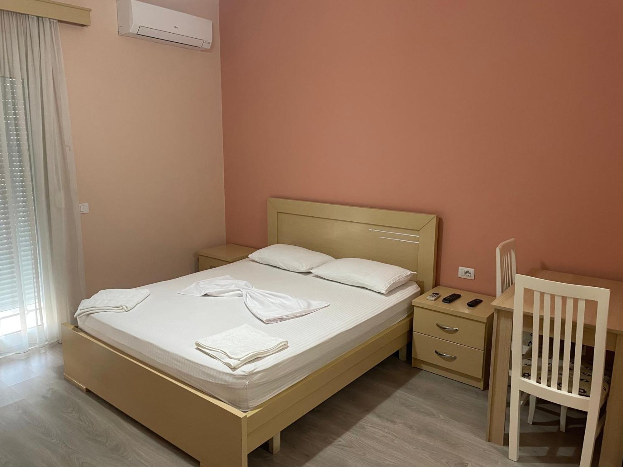 Rent Rooms Kapri Pogradec Exterior photo