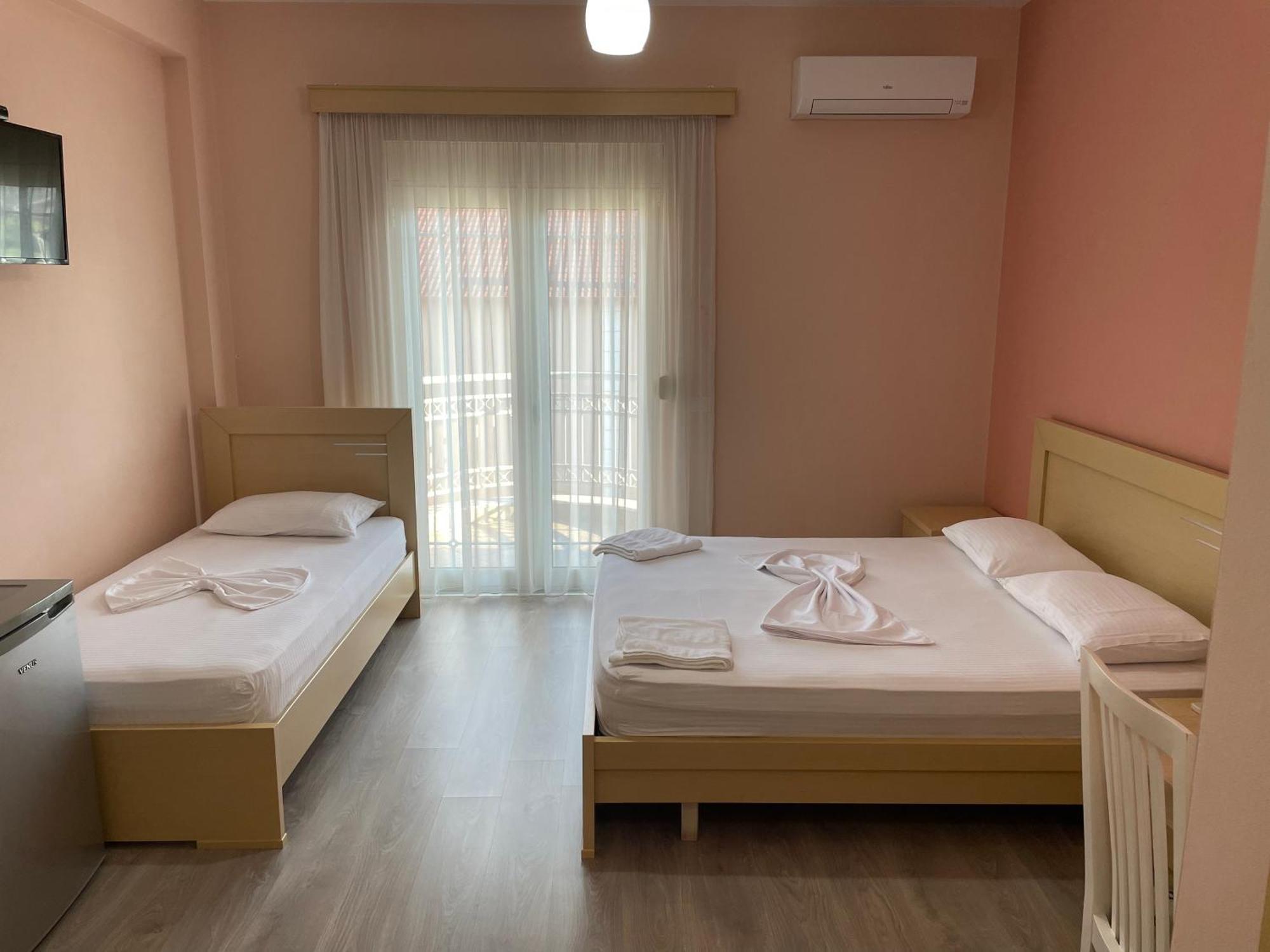 Rent Rooms Kapri Pogradec Exterior photo