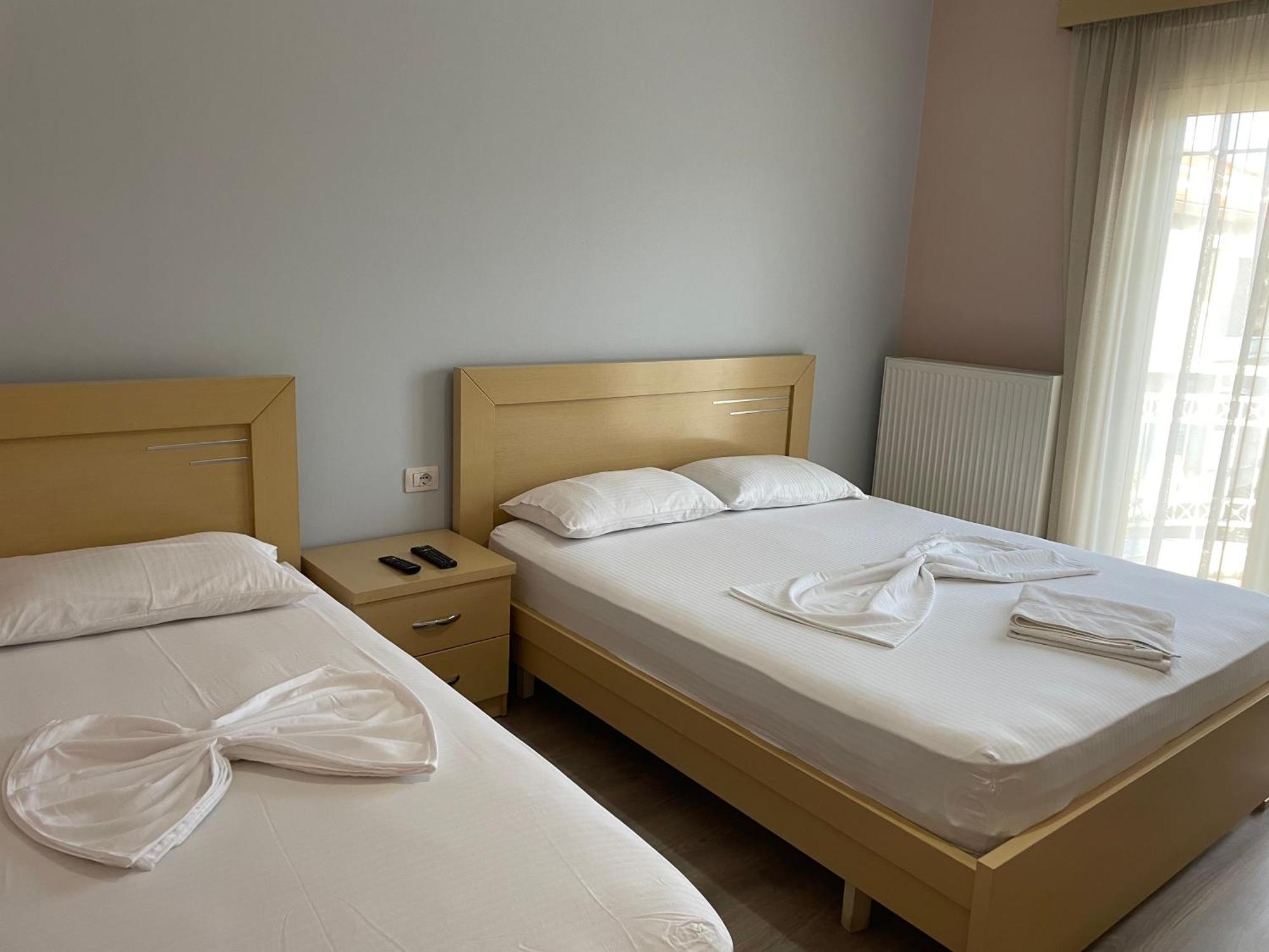 Rent Rooms Kapri Pogradec Exterior photo