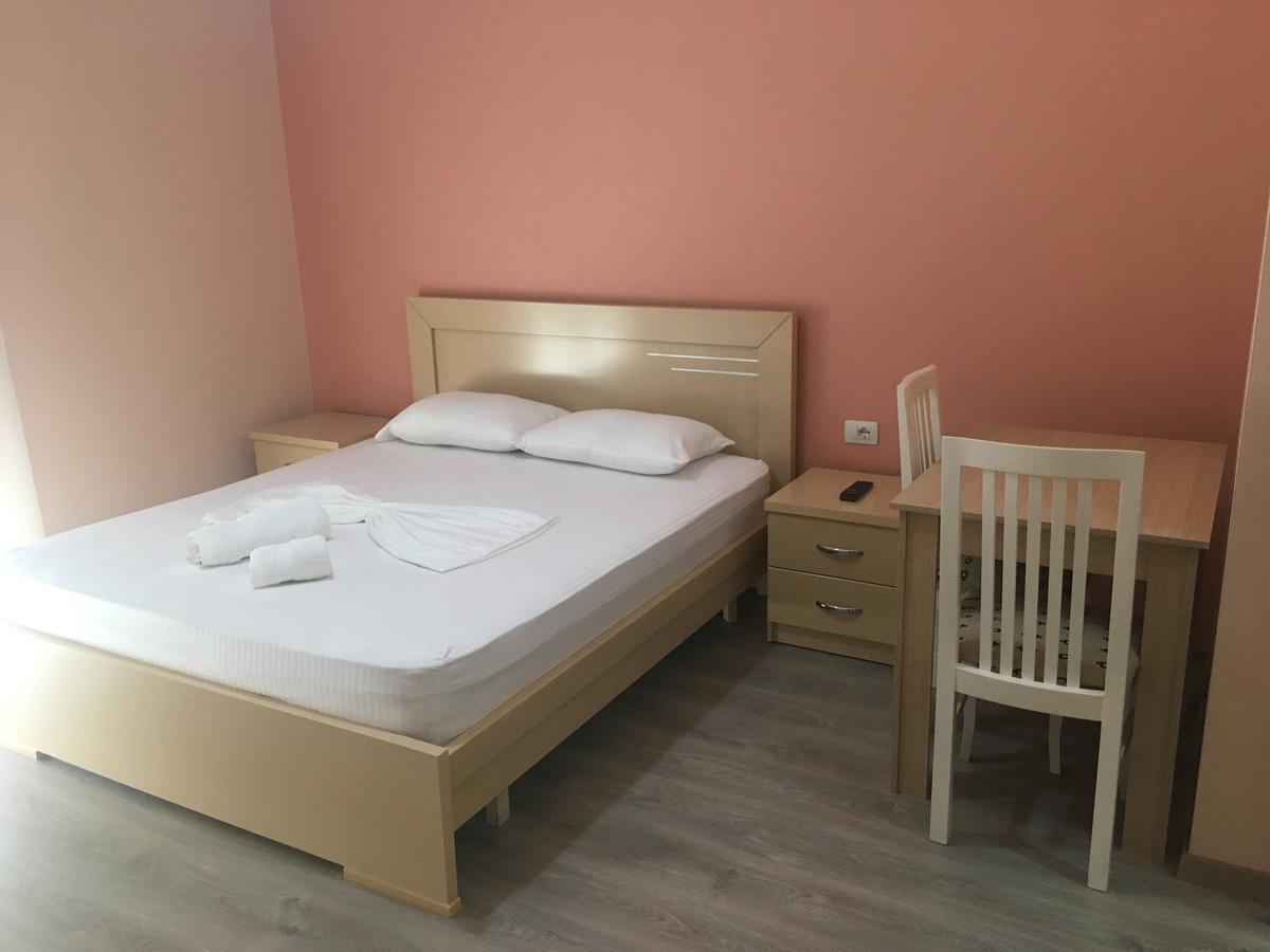 Rent Rooms Kapri Pogradec Exterior photo