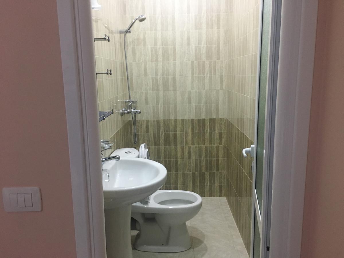 Rent Rooms Kapri Pogradec Exterior photo